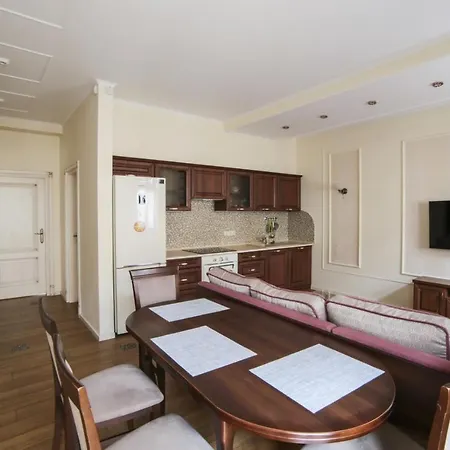 Lviv4u Apartment *