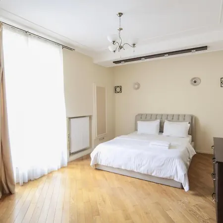 Apartment Lviv4u *