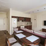 Lviv4u Apartment *