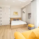 Lviv4u Apartment *
